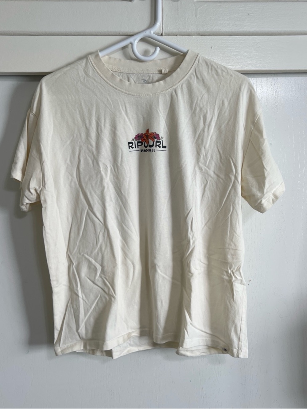 Rip Curl Cream Logo Tee with Subtle Gray Print